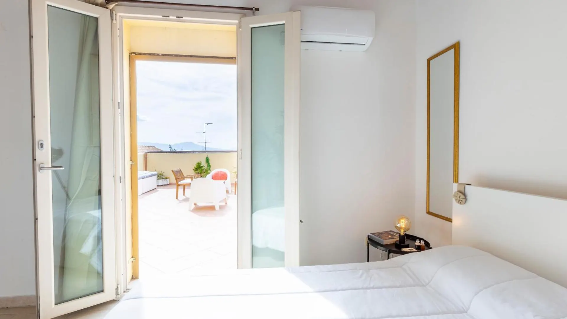 Penthouse With Terrace In Historic Centre Apartment Cagliari